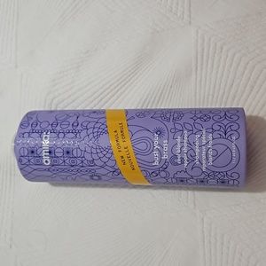 Blonde hair shampoo.